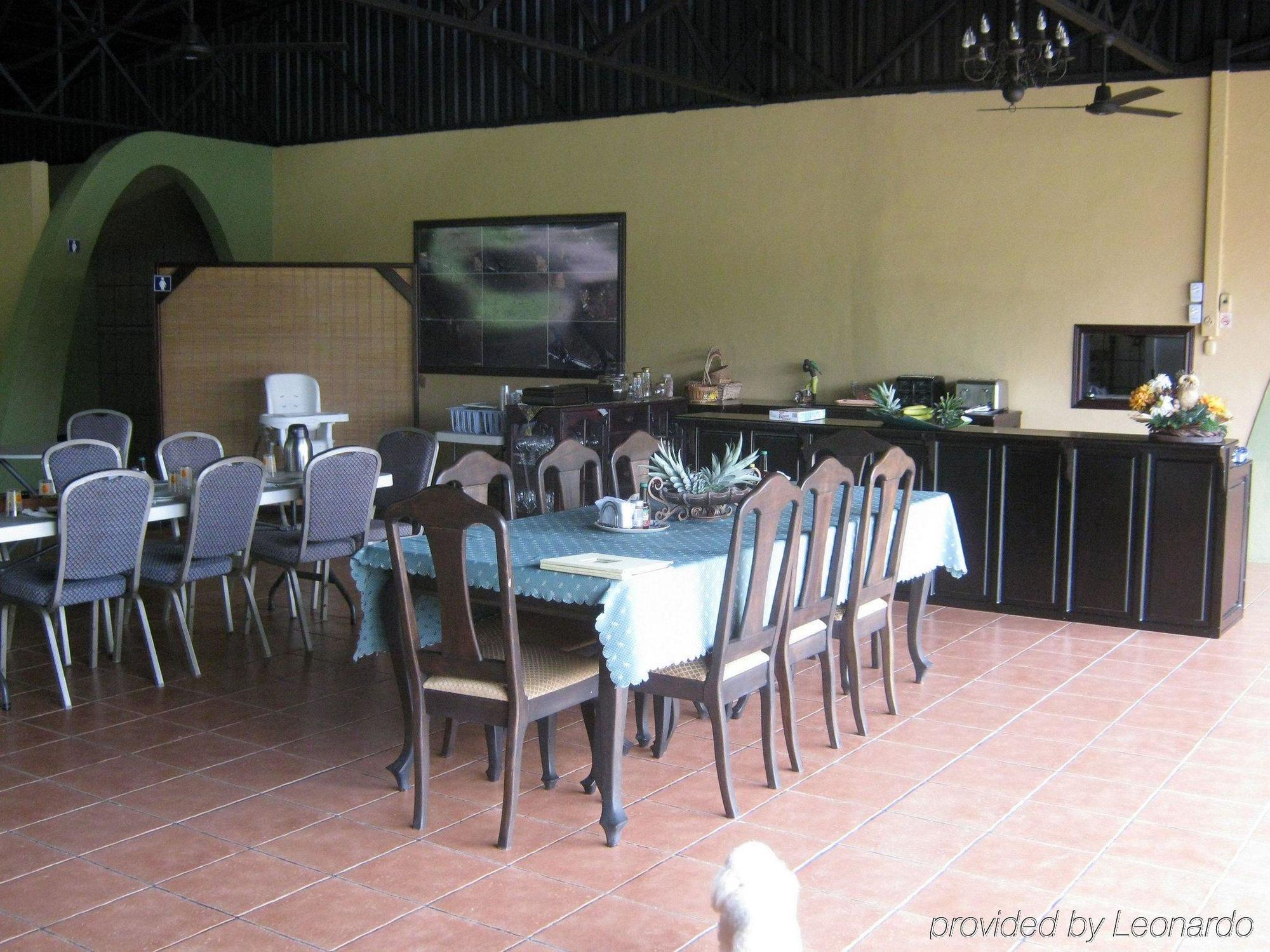 Kayak Lodge Damas Restaurant photo