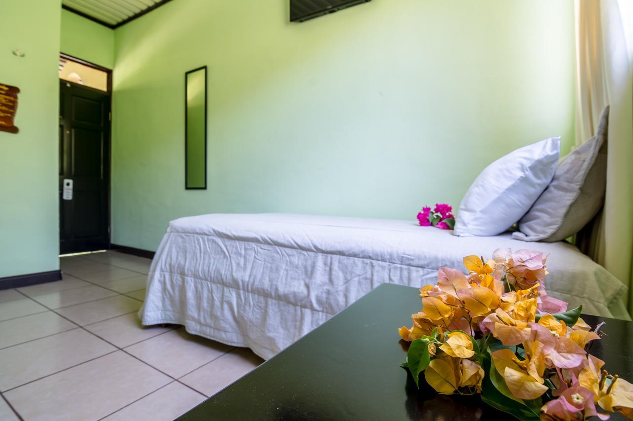 Kayak Lodge Damas Extérieur photo
