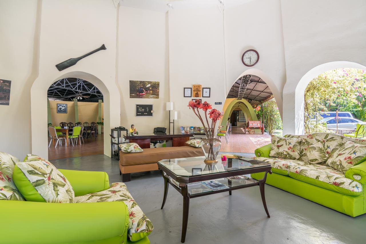 Kayak Lodge Damas Extérieur photo
